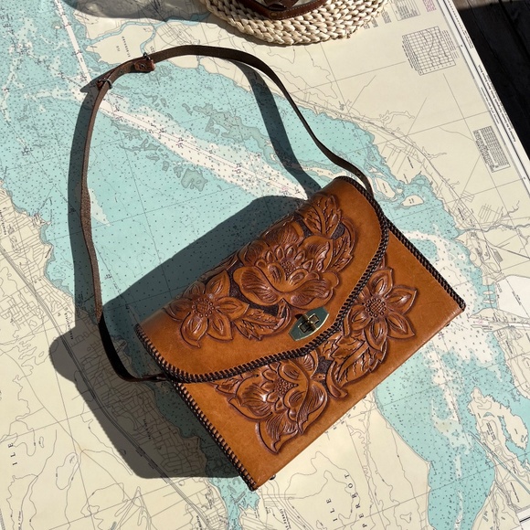 Vintage Floral Tooled Leather Structured Purse - Picture 2 of 7